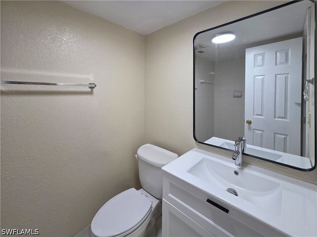 4621 Bayshore DR Q3, Naples, FL 34112