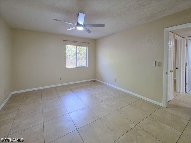 4621 Bayshore DR Q3, Naples, FL 34112