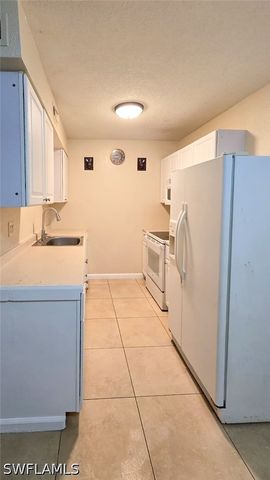4621 Bayshore DR Q3, Naples, FL 34112