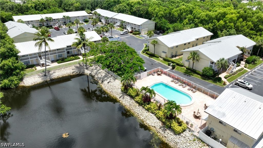 4621 Bayshore DR Q3, Naples, FL 34112