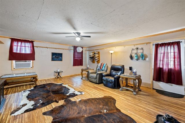 3210 County Rd 226, Giddings, TX 78942