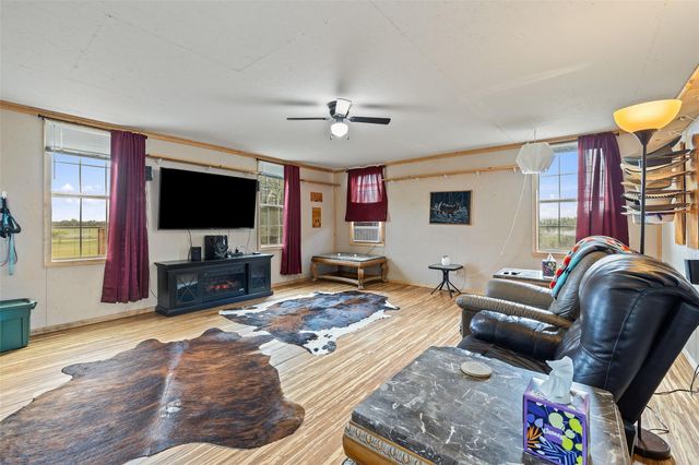 3210 County Rd 226, Giddings, TX 78942