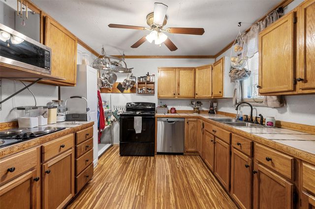 3210 County Rd 226, Giddings, TX 78942
