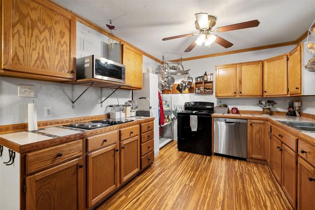 3210 County Rd 226, Giddings, TX 78942