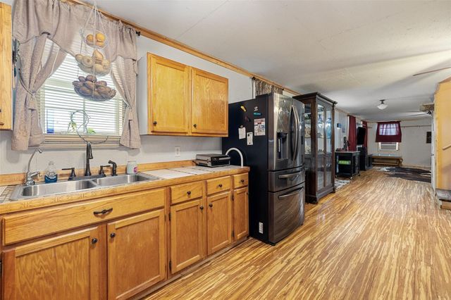 3210 County Rd 226, Giddings, TX 78942