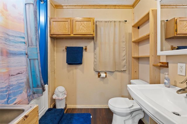3210 County Rd 226, Giddings, TX 78942