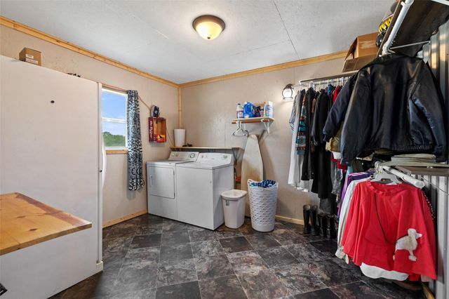 3210 County Rd 226, Giddings, TX 78942