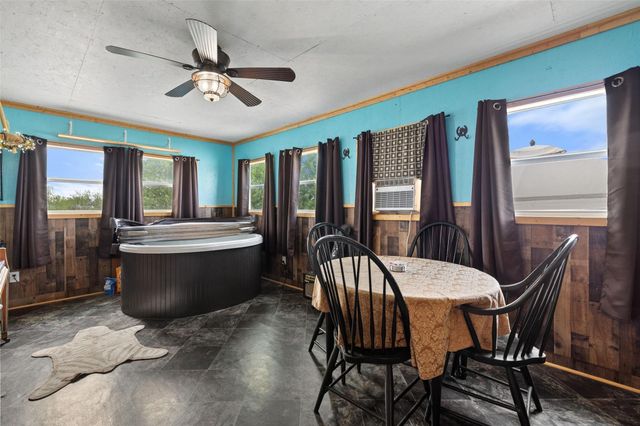 3210 County Rd 226, Giddings, TX 78942