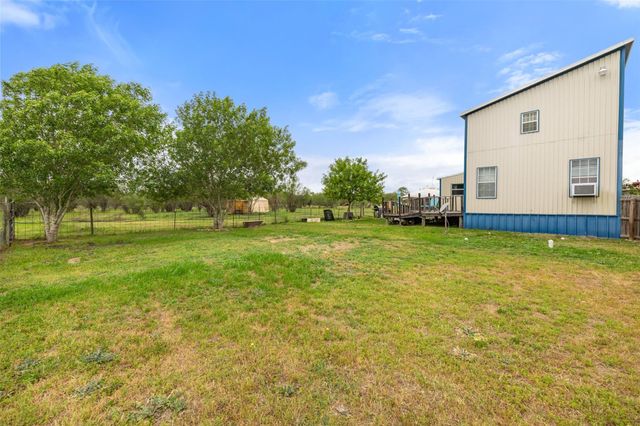 3210 County Rd 226, Giddings, TX 78942