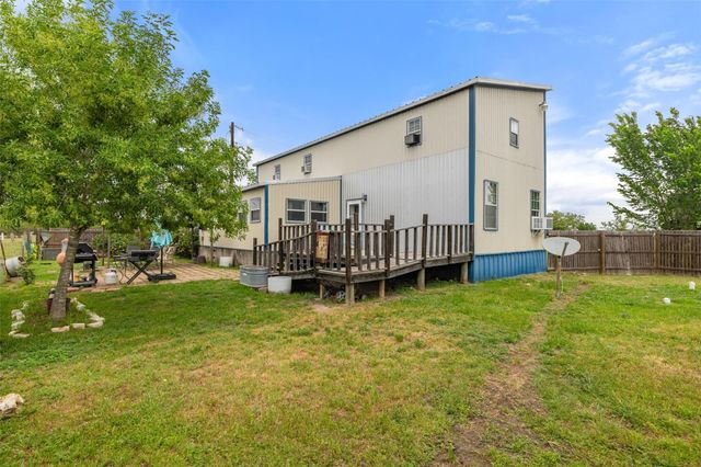 3210 County Rd 226, Giddings, TX 78942