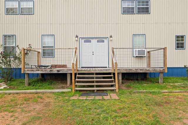 3210 County Rd 226, Giddings, TX 78942