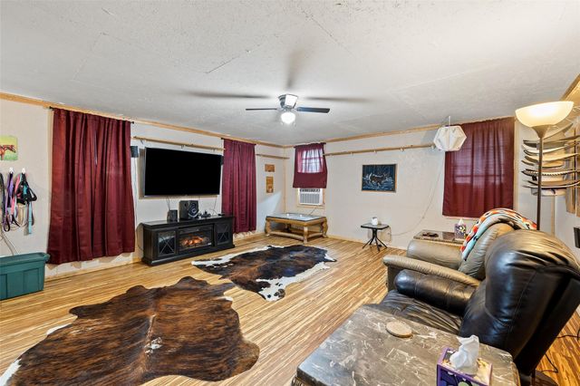 3210 County Rd 226, Giddings, TX 78942
