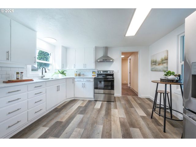 1070 BETHEL Dr, Eugene, OR 97402
