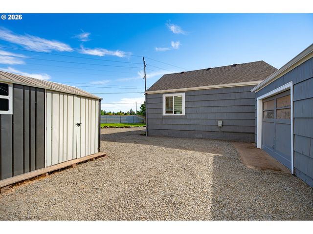 1070 BETHEL Dr, Eugene, OR 97402