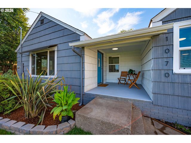 1070 BETHEL Dr, Eugene, OR 97402