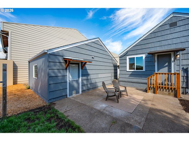 1070 BETHEL Dr, Eugene, OR 97402