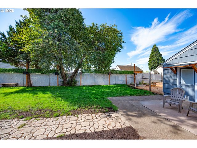 1070 BETHEL Dr, Eugene, OR 97402