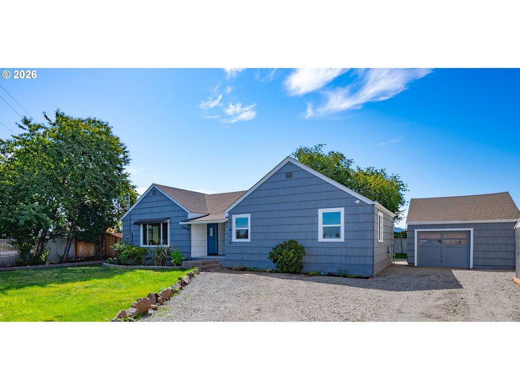 1070 BETHEL Dr, Eugene, OR 97402