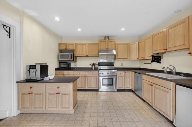338 N Main Street, Salem, NH 03079
