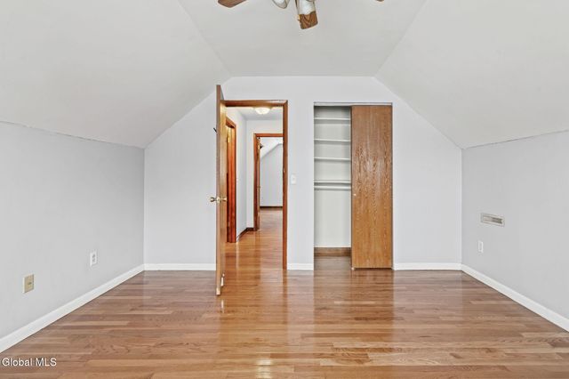 8 Allyson Court, Colonie, NY 12205