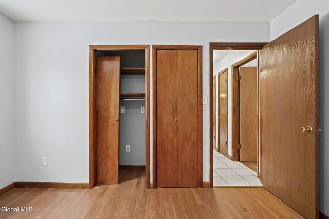 8 Allyson Court, Colonie, NY 12205