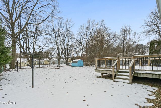 8 Allyson Court, Colonie, NY 12205