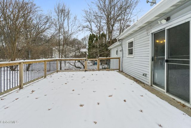 8 Allyson Court, Colonie, NY 12205