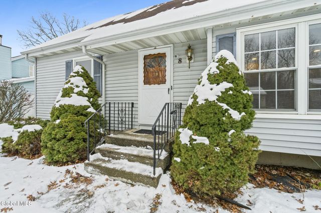 8 Allyson Court, Colonie, NY 12205