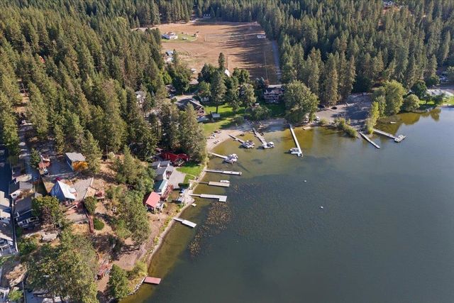23605 E Beach Ln, Newman Lake, WA 99025