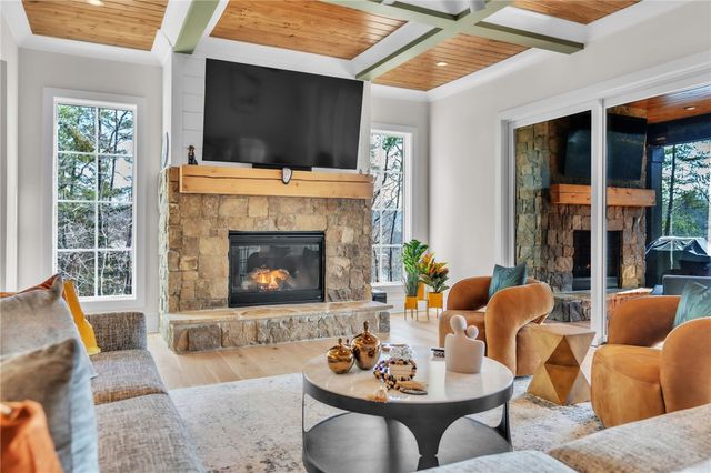 580 Old Chapman Bridge Road, Salem, SC 29676