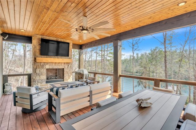 580 Old Chapman Bridge Road, Salem, SC 29676