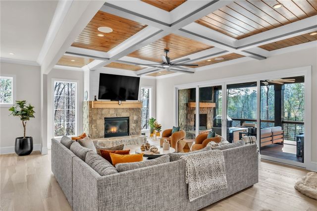 580 Old Chapman Bridge Road, Salem, SC 29676