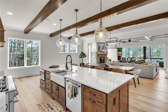 580 Old Chapman Bridge Road, Salem, SC 29676