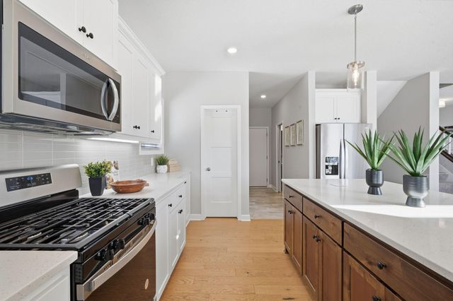 5790 178th Street W, Lakeville, MN 55044