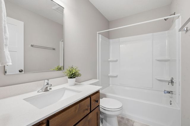 5790 178th Street W, Lakeville, MN 55044