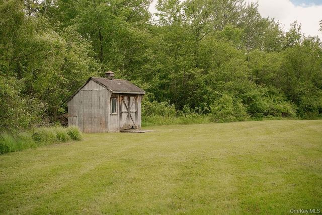 88 Rymph Road, Pleasant Valley, NY 12569