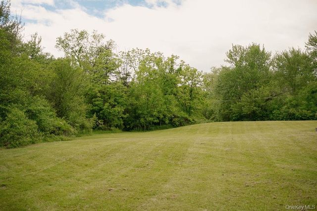 88 Rymph Road, Pleasant Valley, NY 12569