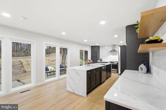 7204 JOSHUA TREE LN, Springfield, VA 22152