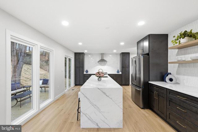 7204 JOSHUA TREE LN, Springfield, VA 22152