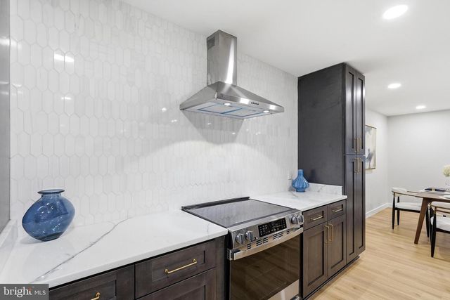 7204 JOSHUA TREE LN, Springfield, VA 22152