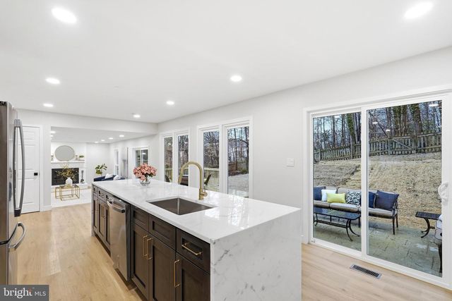 7204 JOSHUA TREE LN, Springfield, VA 22152