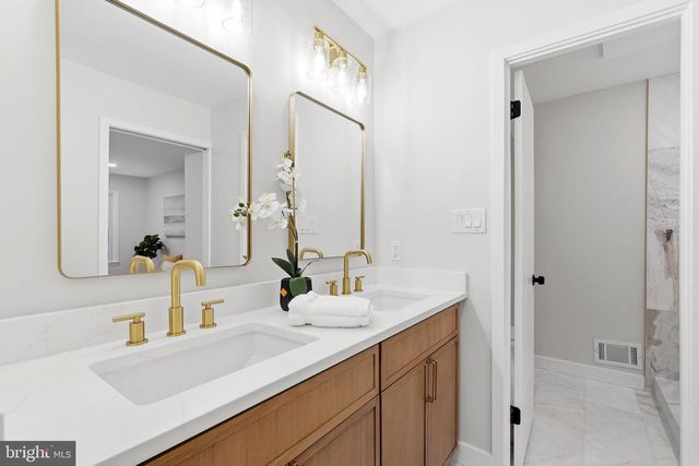 7204 JOSHUA TREE LN, Springfield, VA 22152