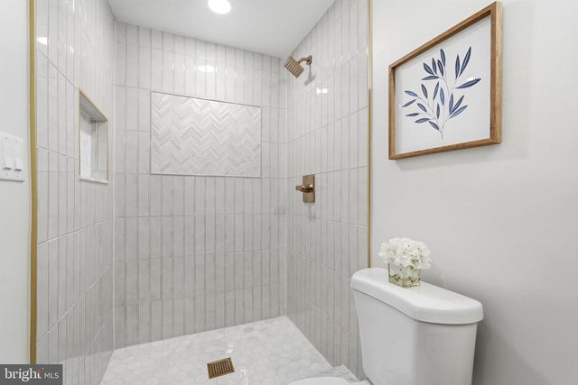 7204 JOSHUA TREE LN, Springfield, VA 22152