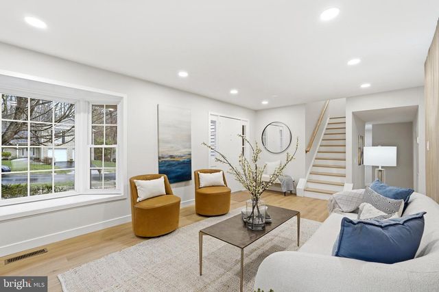 7204 JOSHUA TREE LN, Springfield, VA 22152