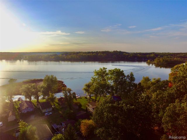 11315 HILLSIDE, Putnam Twp, MI 48169