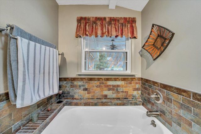 318 Fairfield LN, Troutville, VA 24175