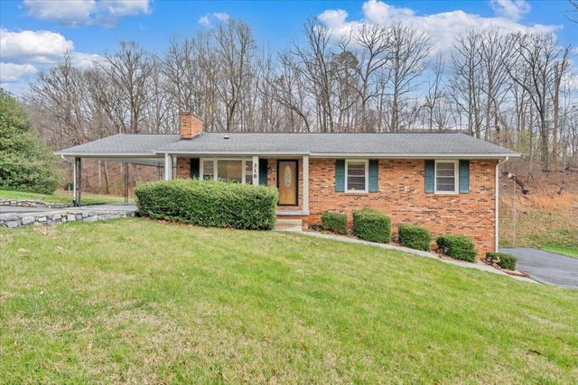 318 Fairfield LN, Troutville, VA 24175