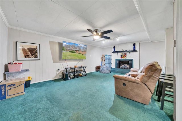 318 Fairfield LN, Troutville, VA 24175