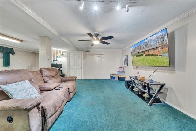 318 Fairfield LN, Troutville, VA 24175