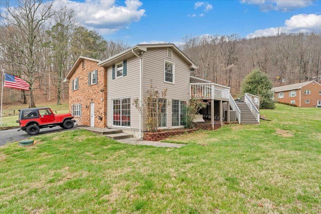 318 Fairfield LN, Troutville, VA 24175
